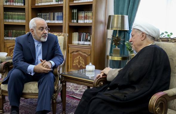 روبوسی ظریف با هاشمی رفسنجانی +تصاویر