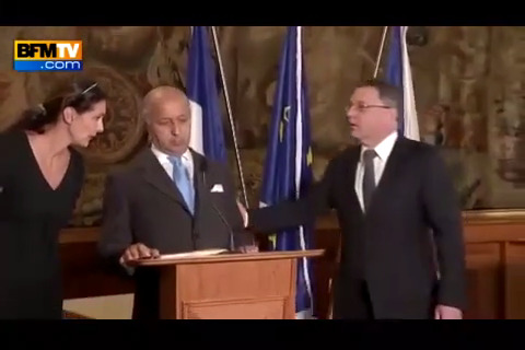 وضع شرمآور فابیوس به دلیل مستی شدید!+تصاویر وضع شرمآور فابیوس به دلیل مستی شدید!+تصاویر