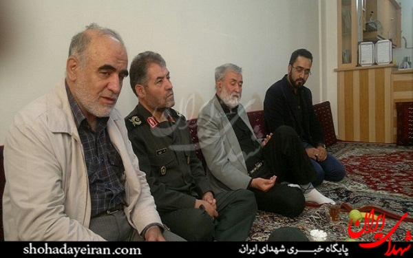 دیدار سرداران سپاه با خانواده شهدای مدافع حرم دیدار سرداران سپاه با خانواده شهدای مدافع حرم