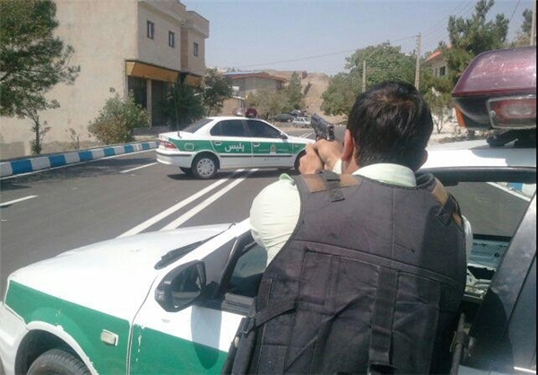 جدال سخت پلیس با شرور معروف پردیس+تصاویر جدال سخت پلیس با شرور معروف پردیس+تصاویر