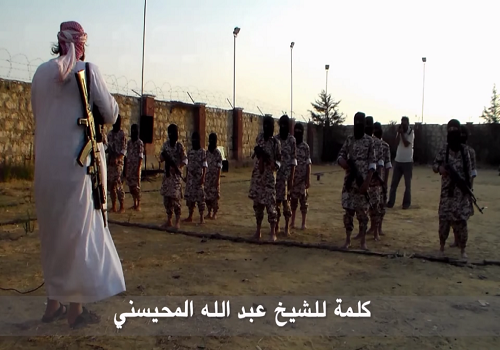 مبلغ سعودی النصره کودکان را آموزش میدهد+ عکس مبلغ سعودی النصره کودکان را آموزش میدهد+ عکس