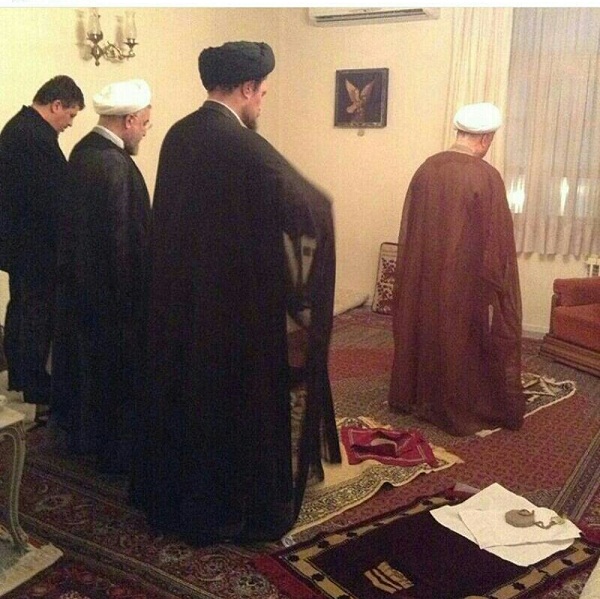 اقتدای روحانی وسید حسن به هاشمی