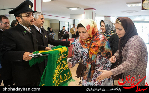 عکس/مراسم استقبال از پرچم متبرک و کاروان خادمان حرم مطهر رضوی در بیمارستان شهید مصطفی خمینی