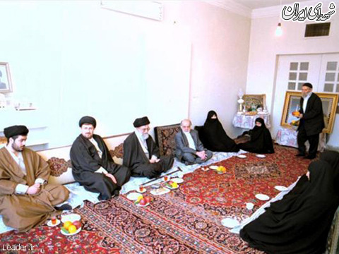 دیدار رهبر انقلاب با بیت حضرت امام(ره) +عکس دیدار رهبر انقلاب با بیت حضرت امام(ره) +عکس