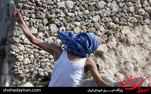 عکس/حمله سگهای رژیم صهیونیستی به نمازگزاران در مسجدالاقصی