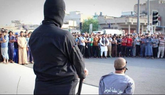 داعش دو عراقی را در موصل گردن زد داعش دو عراقی را در موصل گردن زد