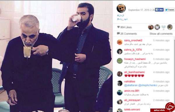 شربت خوردن سردار سلیمانی سوژه عکاس شد+عکس شربت خوردن سردار سلیمانی سوژه عکاس شد+عکس