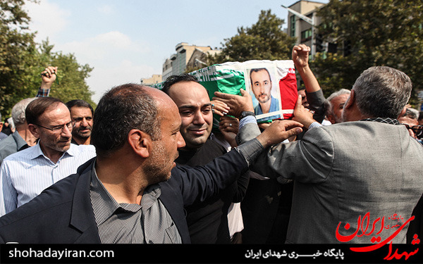 عکس/تشییع پیکر مرحوم احمد حاتمی