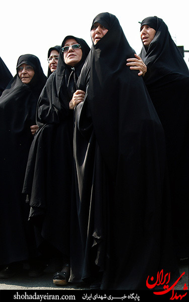 عکس/تشییع پیکر مرحوم احمد حاتمی