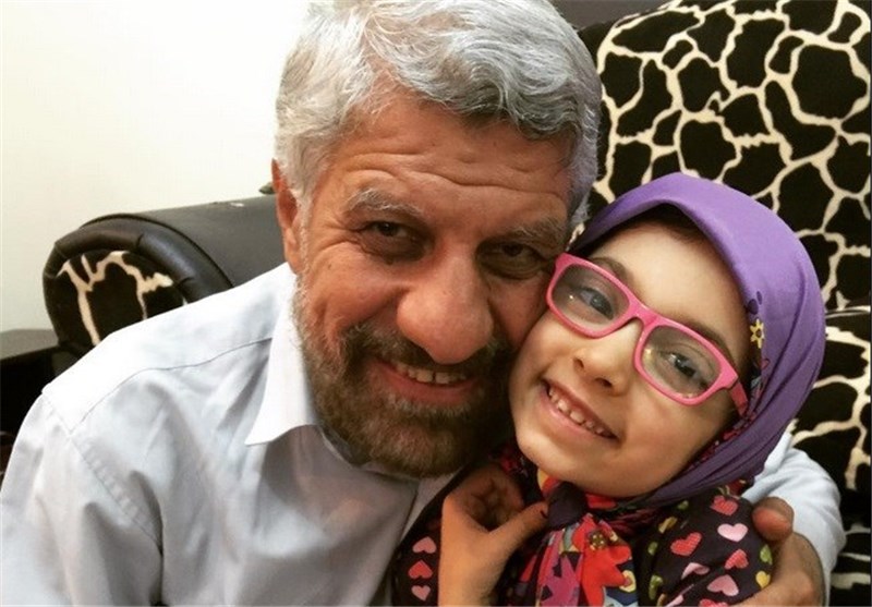 صادق آهنگران و نوه‌اش+عکس