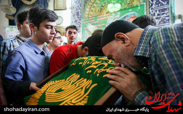 عکس/حضور خادمان حرم مطهر رضوی در بیمارستان چمران و مسجد جامع علی آباد