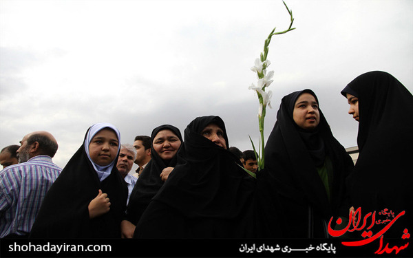 عکس/آئین گلباران حرم مطهر رضوی