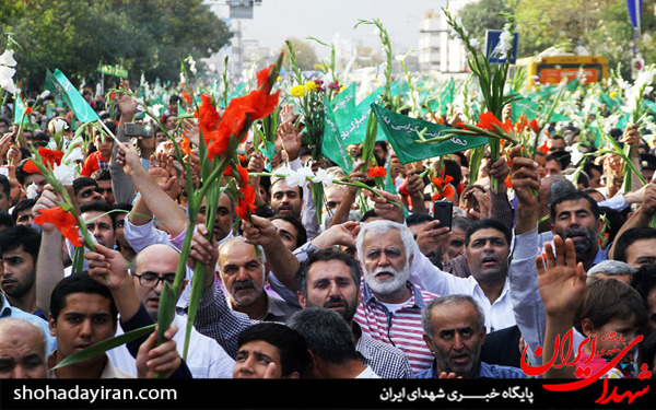 عکس/آئین گلباران حرم مطهر رضوی