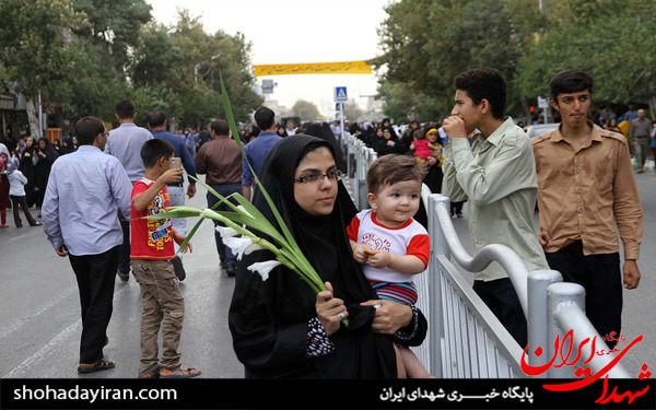عکس/آئین گلباران حرم مطهر رضوی