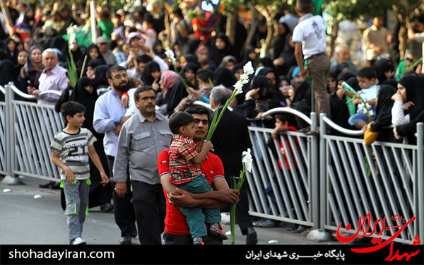 عکس/آئین گلباران حرم مطهر رضوی