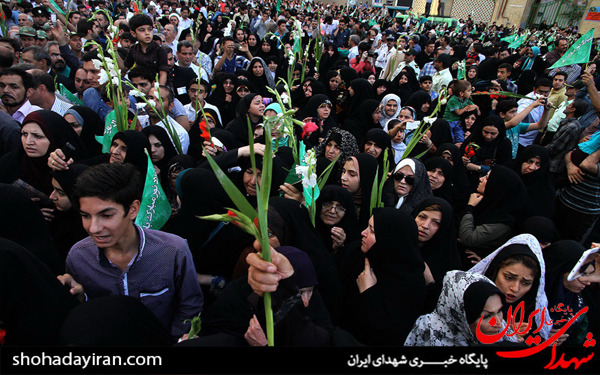 عکس/آئین گلباران حرم مطهر رضوی