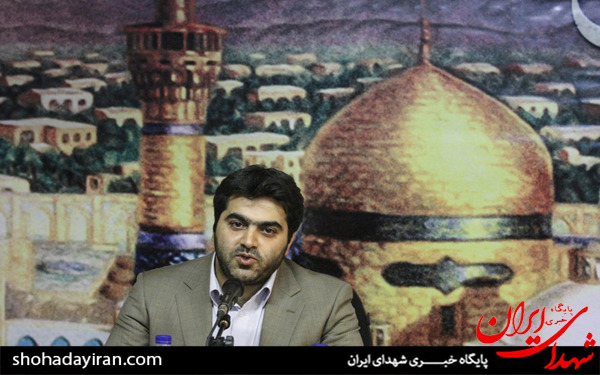 عکس/مراسم رونمایی از کتاب غریب قریب