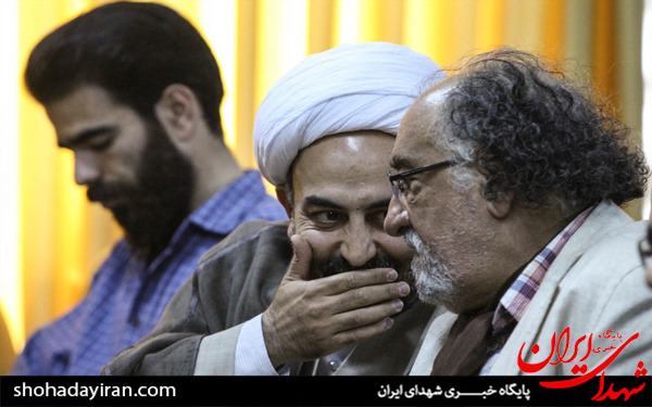 عکس/مراسم رونمایی از کتاب غریب قریب