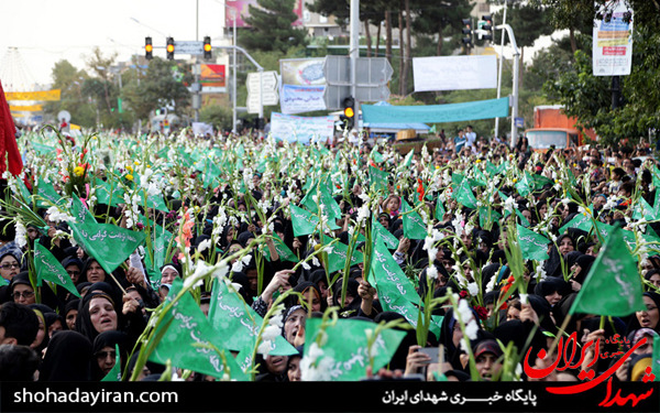 عکس/گلباران حرم مطهر امام رضا(ع)