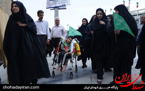 عکس/گلباران حرم مطهر امام رضا(ع)