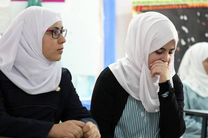 اشک دانشآموزان برای معلم شهیدشان+عکس اشک دانشآموزان برای معلم شهیدشان+عکس