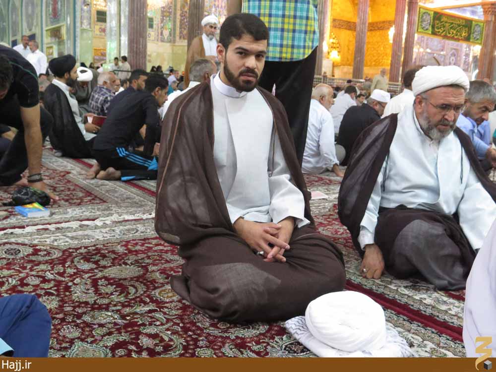 عمامه گذاري سرباز امام زمان(عج) در حرم امام حسين(ع) عمامه گذاري سرباز امام زمان(عج) در حرم امام حسين(ع)