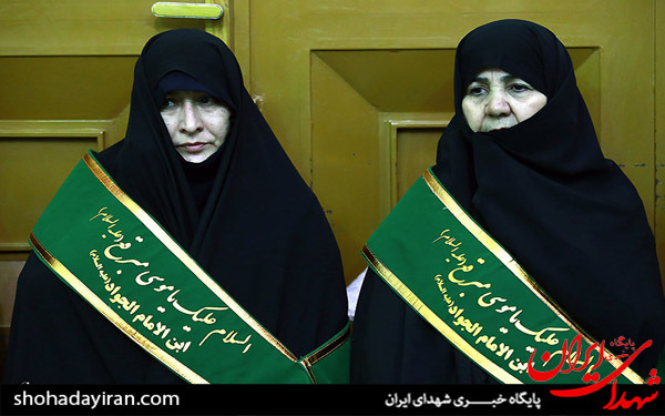 عکس/غبارروبی و عطرافشانی بارگاه امامزاده موسی مبرقع(ع) با حضور آیت الله اراکی