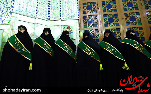 عکس/غبارروبی و عطرافشانی بارگاه امامزاده موسی مبرقع(ع) با حضور آیت الله اراکی