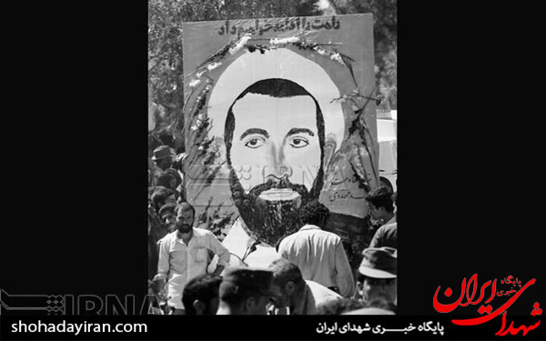 عکس/9 شهریور 1360- تشییع و خاکسپاری پیکرهای شهیدان رجایی و باهنر