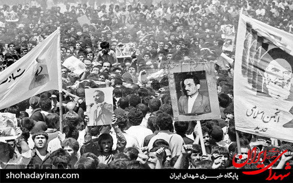 عکس/9 شهریور 1360- تشییع و خاکسپاری پیکرهای شهیدان رجایی و باهنر