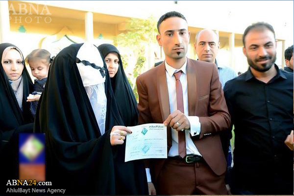 تقدیر زوج عراقی از رزمندگان حشد شعبی+عکس تقدیر زوج عراقی از رزمندگان حشد شعبی+عکس