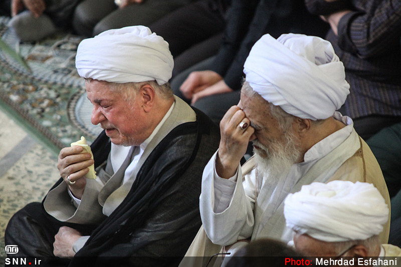 لبخند و گریه هاشمی در تشییع جانباختگان+ عکس