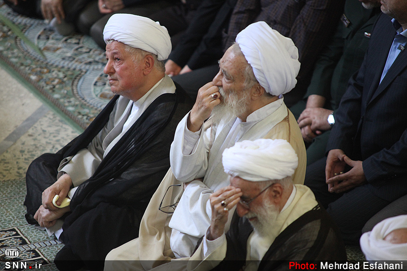 لبخند و گریه هاشمی در تشییع جانباختگان+ عکس