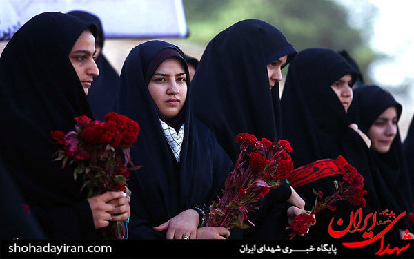 عکس/استقبال از خانواده شهید گمنام در دانشگاه قم