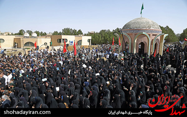 عکس/استقبال از خانواده شهید گمنام در دانشگاه قم