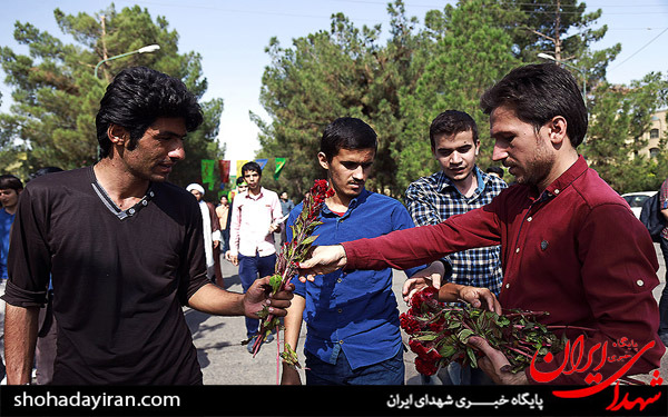 عکس/استقبال از خانواده شهید گمنام در دانشگاه قم