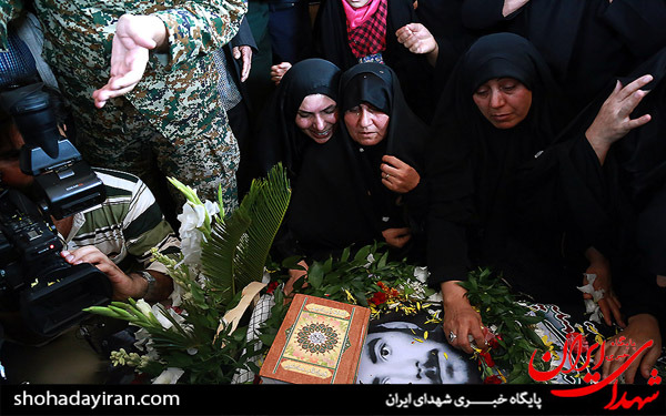 عکس/استقبال از خانواده شهید گمنام در دانشگاه قم