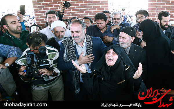 عکس/استقبال از خانواده شهید گمنام در دانشگاه قم