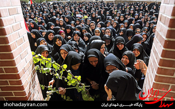 عکس/استقبال از خانواده شهید گمنام در دانشگاه قم