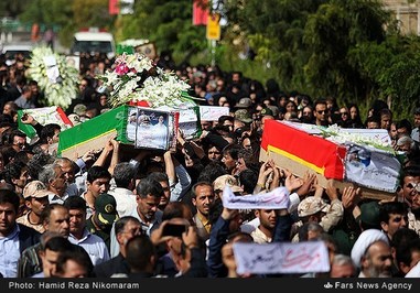 تصاویر/ تشییع جانباختگان منا در اصفهان تصاویر/ تشییع جانباختگان منا در اصفهان