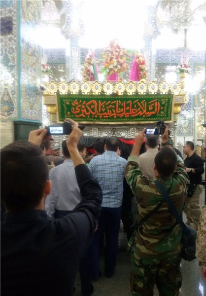 چشمان سرخ در استقبال از امیر ایرانی دمشق چشمان سرخ در استقبال از امیر ایرانی دمشق