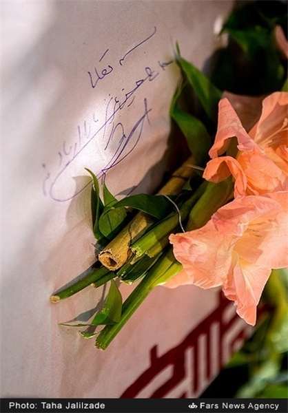 چشمان سرخ در استقبال از امیر ایرانی دمشق چشمان سرخ در استقبال از امیر ایرانی دمشق