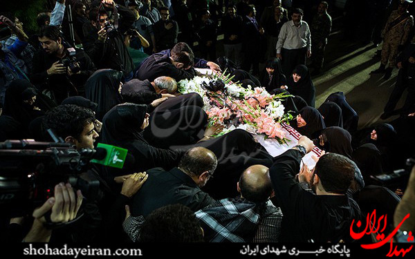 عکس/مراسم استقبال از پیکر شهید حسین همدانی