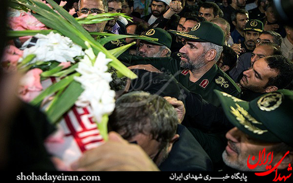 عکس/مراسم استقبال از پیکر شهید حسین همدانی