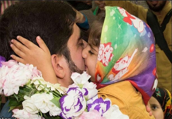 زنده یاد حسن دانش و دختر خردسالش+عکس