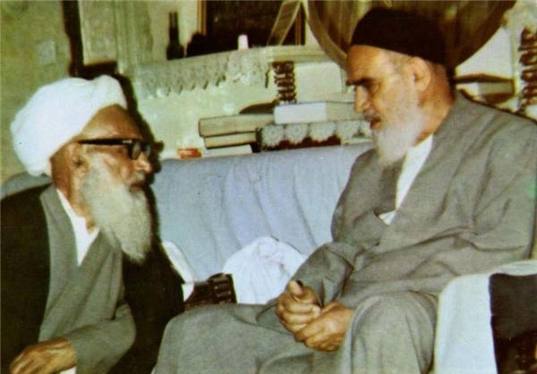 دو ساعت قبل از شهادت آیتالله/معانقه آخر با امام(ره) دو ساعت قبل از شهادت آیتالله/معانقه آخر با امام(ره)