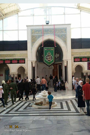 تصاویر/سیاه‌پوش‌شدن حرم‌حضرت رقیه(س)
