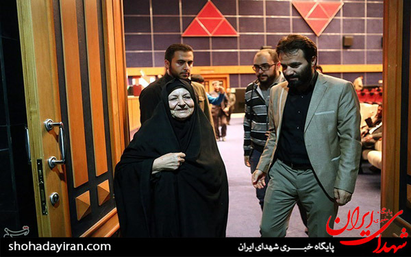 عکس/اکران فیلم «خاکستر و برف» با حضور مادران شهدا