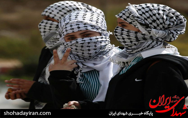 عکس/دختران انتفاضه در خط مقدم