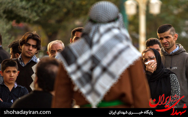 عکس/تئاتر خیابانی دفاع مقدس و حماسه حسینی در محوطه تئاتر شهر